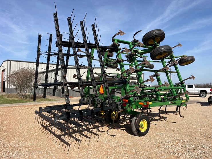 2009-john-deere-2210-image-8