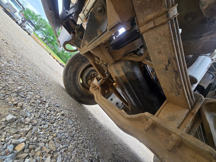 1996-mack-rd690s-image-44