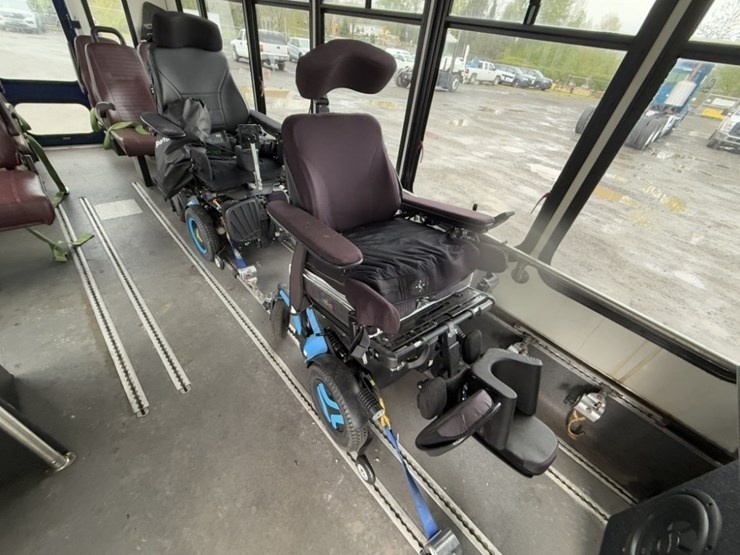 2008-ford-e450-image-25