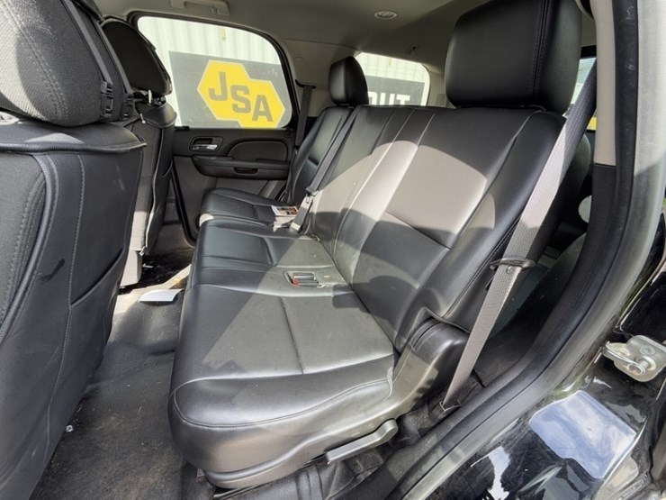 2014-chevrolet-tahoe-image-22