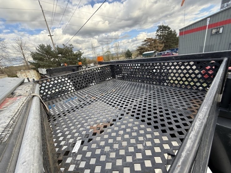 2013-ford-f550-sd-image-31