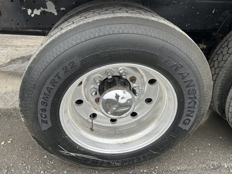 1994-peterbilt-377-image-11