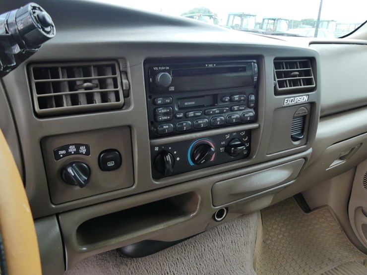 2000-ford-excursion-image-11