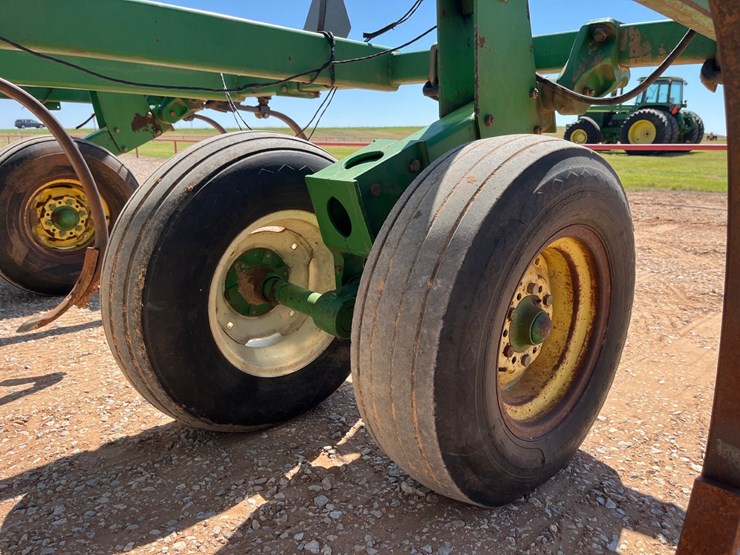 2001-john-deere-2400-image-16