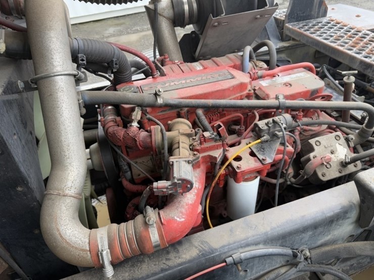 2010-kalmar-ottawa-yard-spotter-truck-image-10