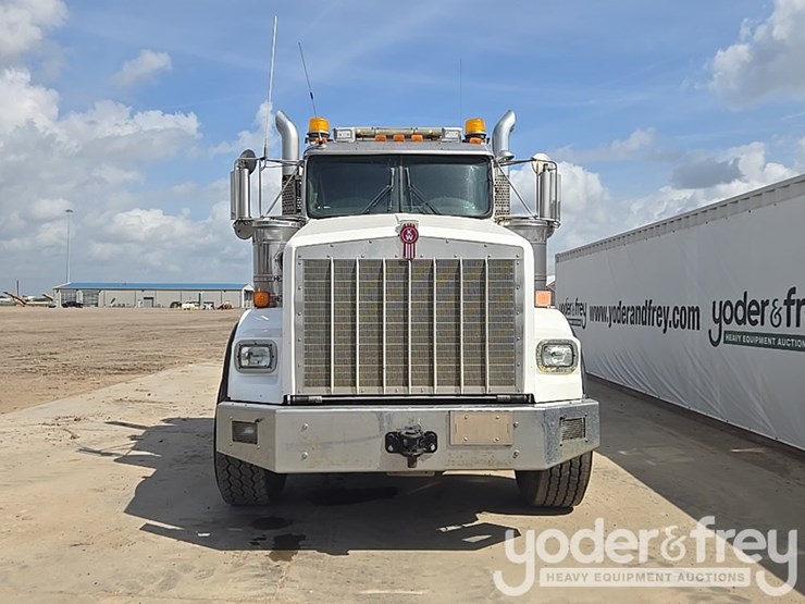 2014-kenworth-t880-image-8