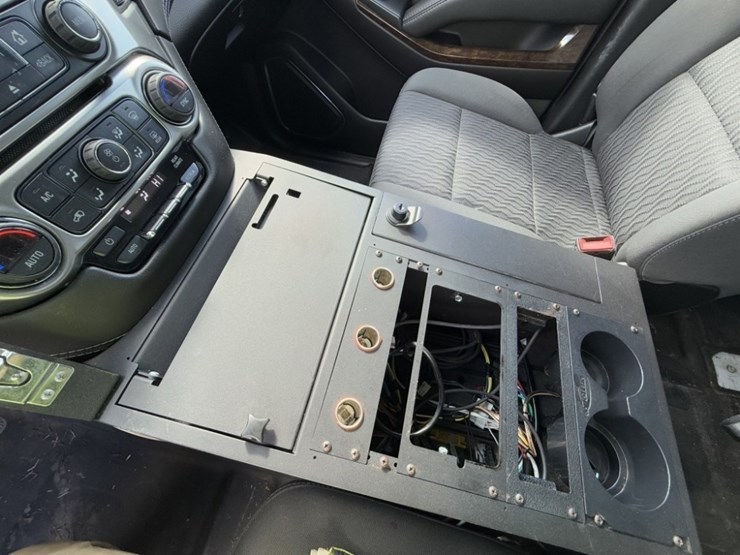 2013-chevrolet-tahoe-image-29