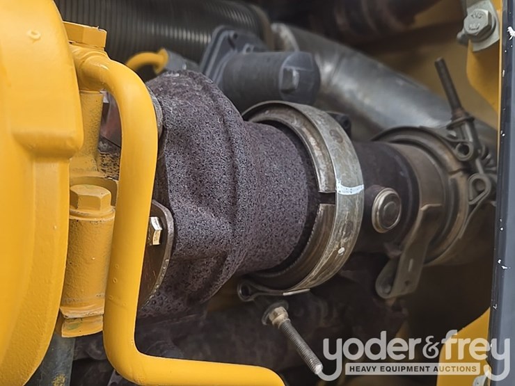 2018-deere-310l-image-81