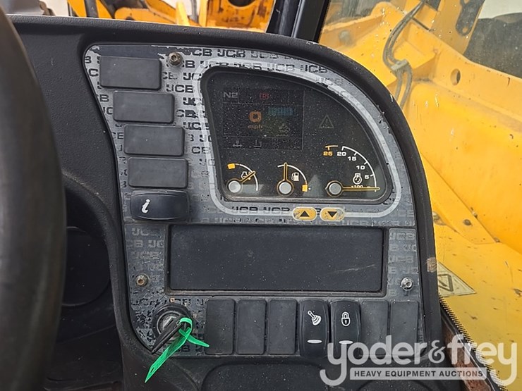 2017-jcb-510-56-image-81