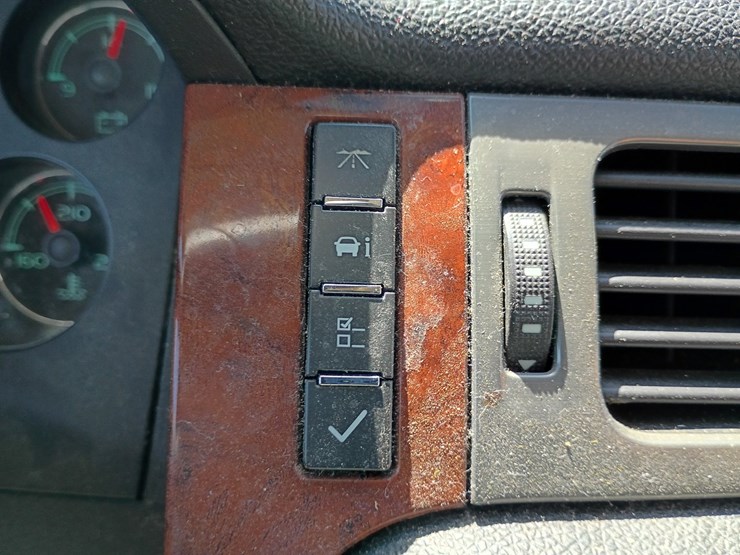 2008-chevrolet-tahoe-image-49