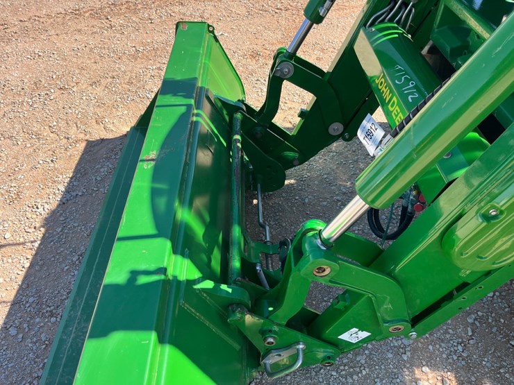 2015-john-deere-6145r-image-3