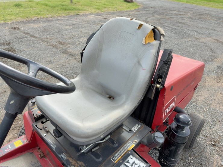 toro-groundsmaster-225-image-13
