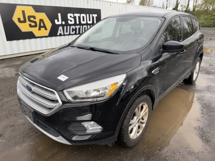 2017-ford-escape-image-1