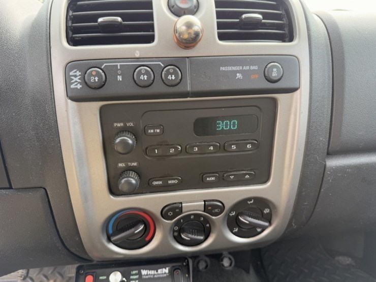 2012-chevrolet-colorado-image-27