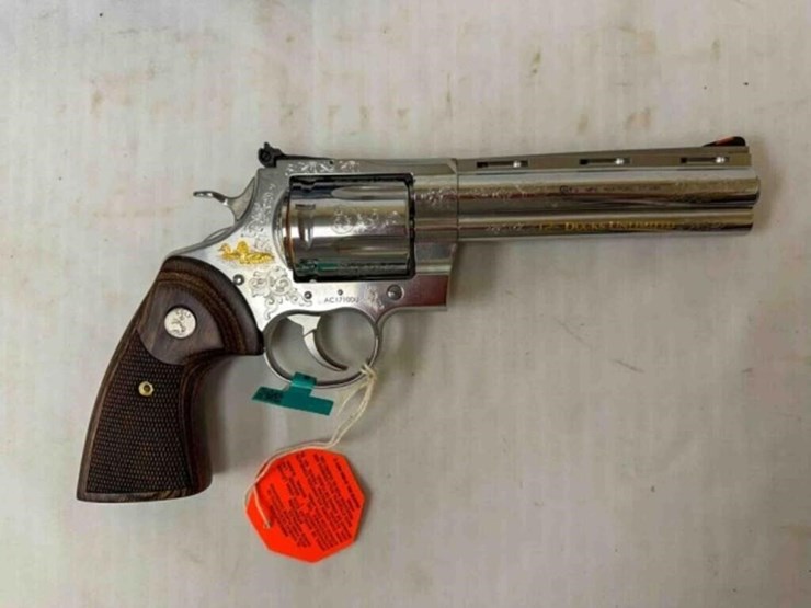 sig-sauer-pistol-image-12