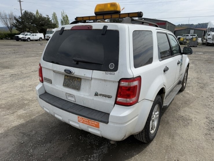 2010-ford-escape-hybrid-image-4