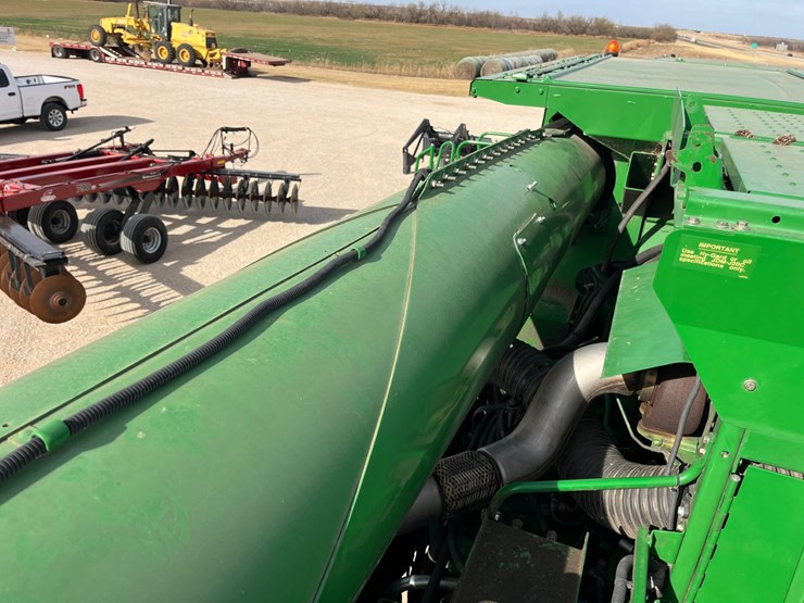 2013-john-deere-s670-image-54