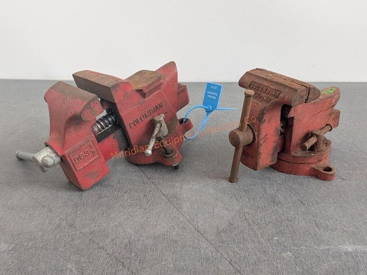 2--small-columbia-bench-vises-image-3
