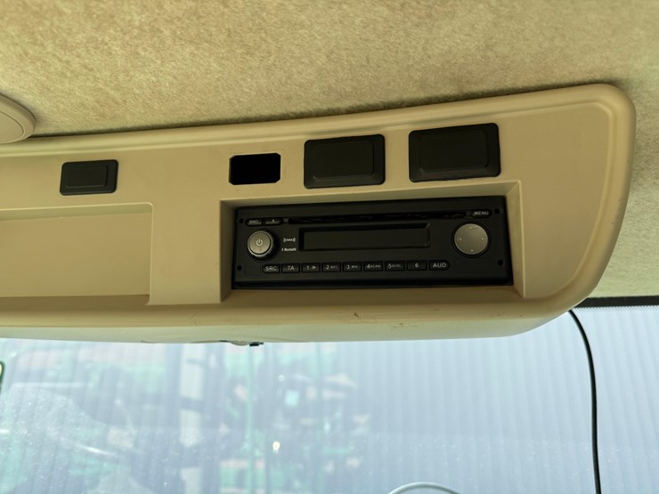 2015-john-deere-r4038-image-77
