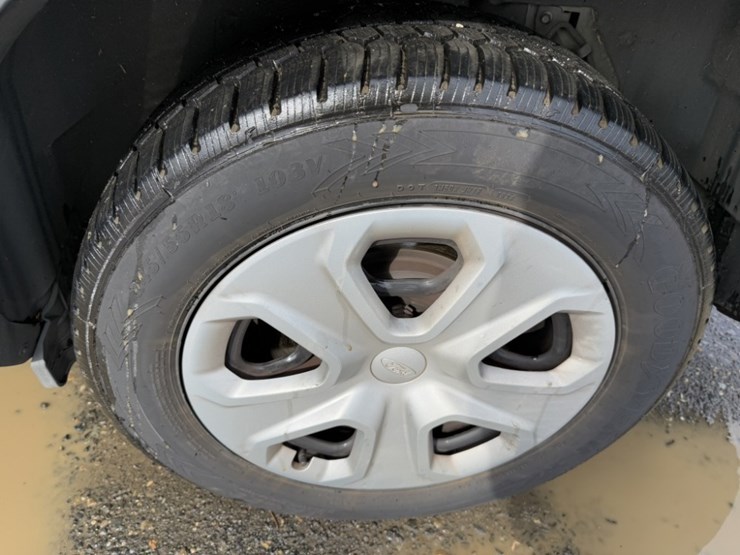 2017-ford-explorer-image-17