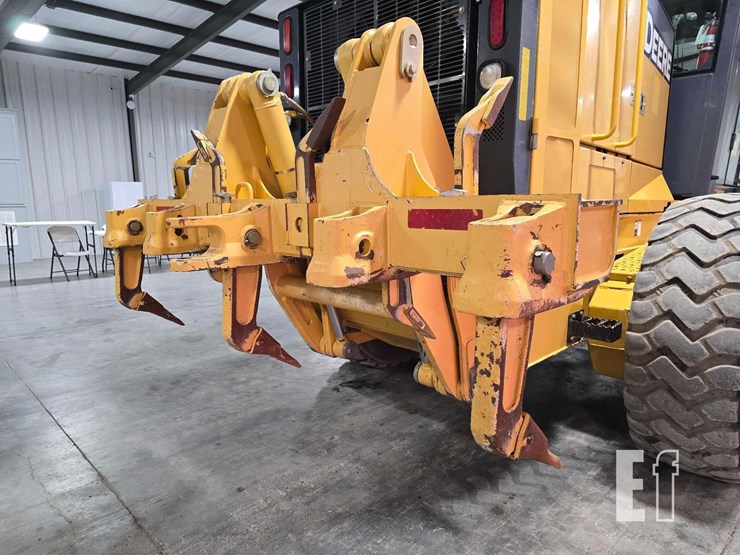 2012-deere-772g-image-11