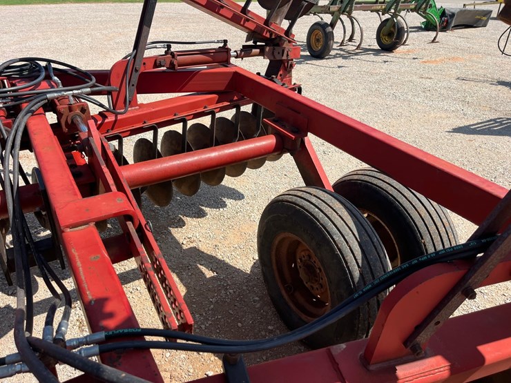 case-ih-3800-image-13