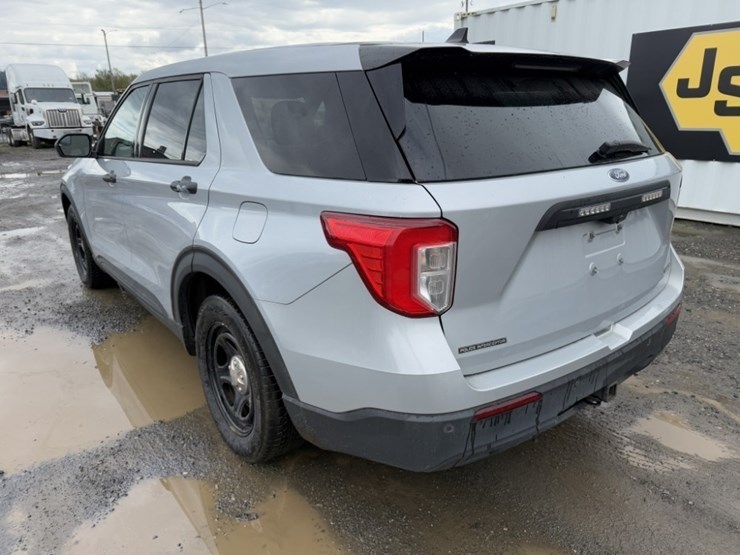 2021-ford-explorer-image-6