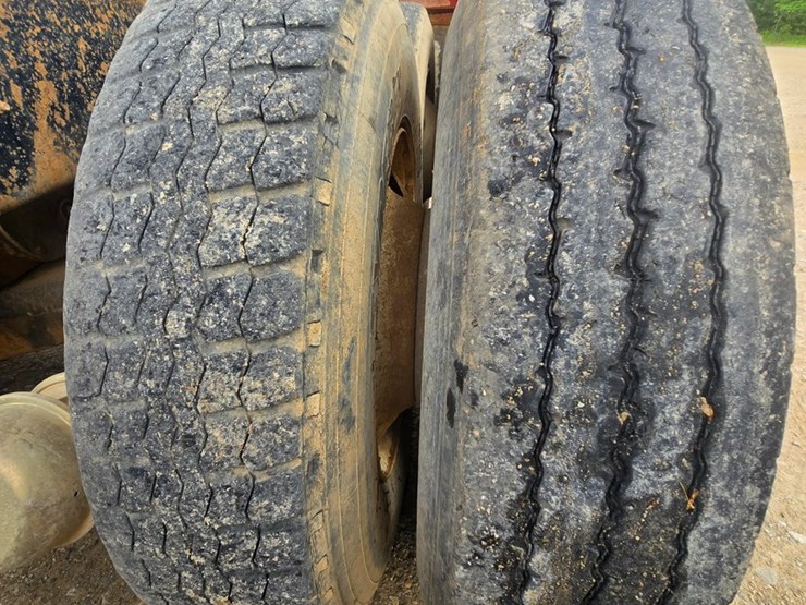 2001-mack-rd688s-image-88