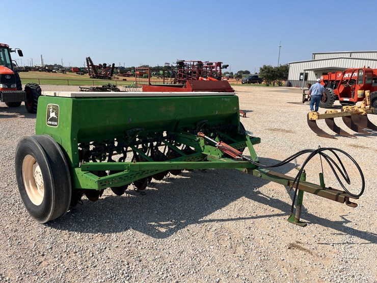 john-deere-8300-image-4