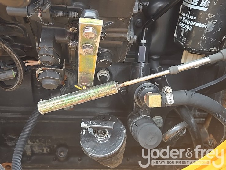 2004-case-580m-image-65