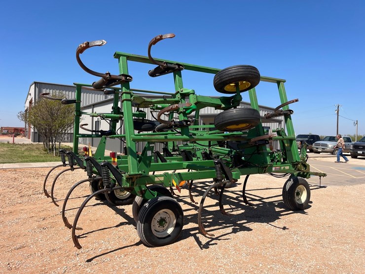 2001-john-deere-2400-image-9