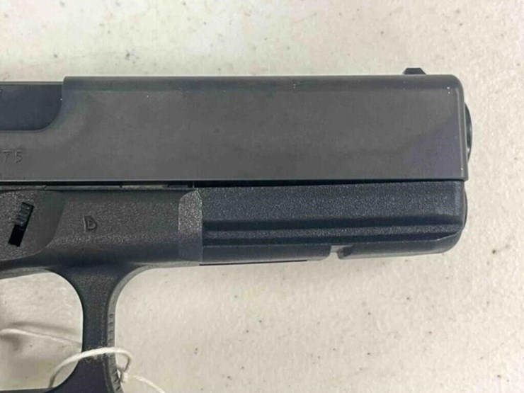 glock-pistol-image-12