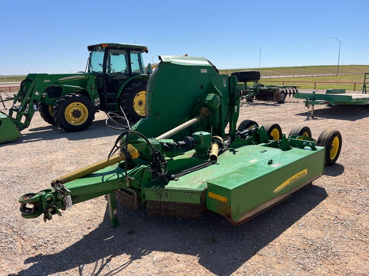 2019-john-deere-10-image-1