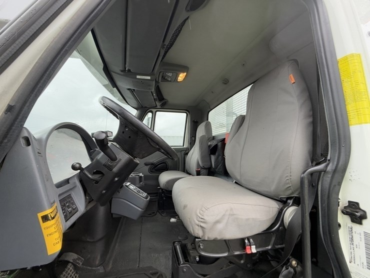 2007-international-7400-image-24