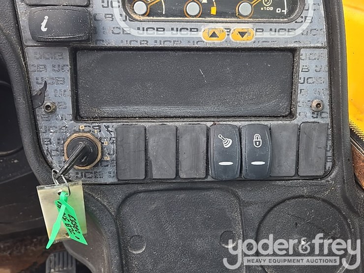 2017-jcb-510-56-image-93