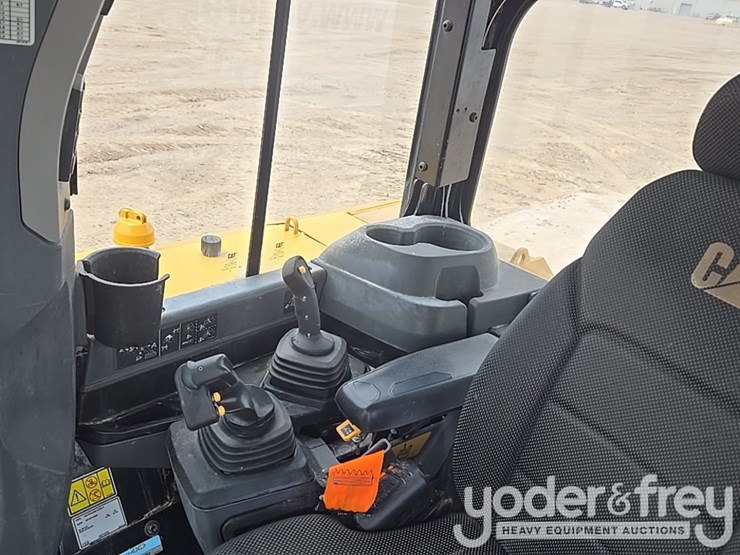 2019-caterpillar-d6-lgp-image-99