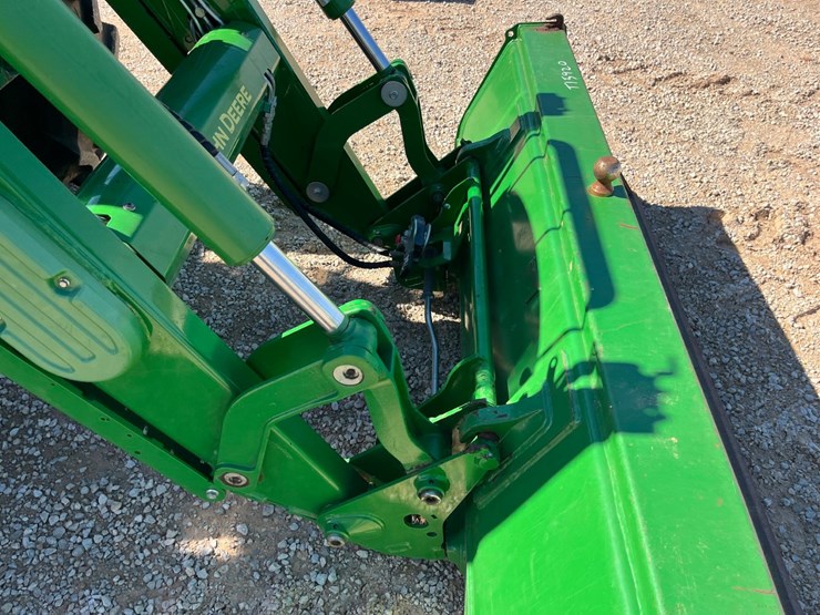 2018-john-deere-6155m-image-8