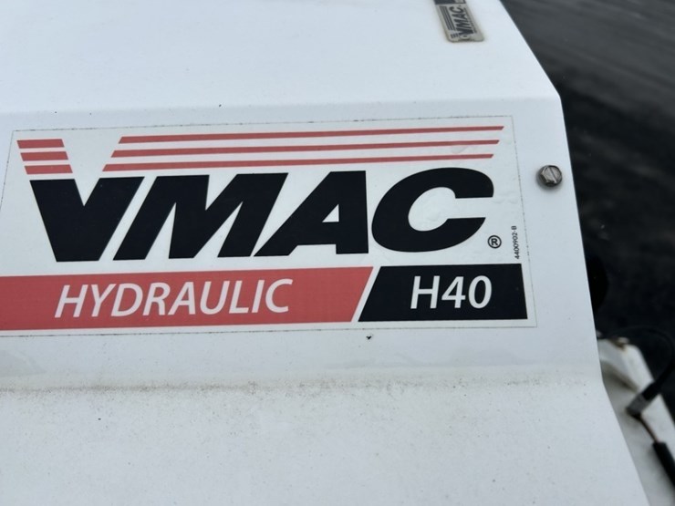 2017-peterbilt-337-image-49