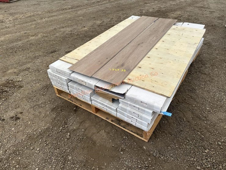 tan-vinyl-click-flooring-image-1