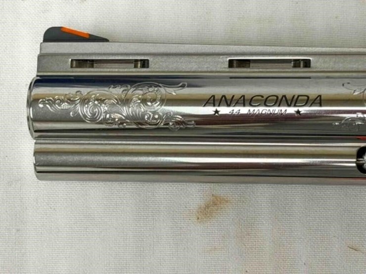 sig-sauer-pistol-image-2