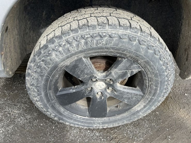 2013-dodge-1500-image-33