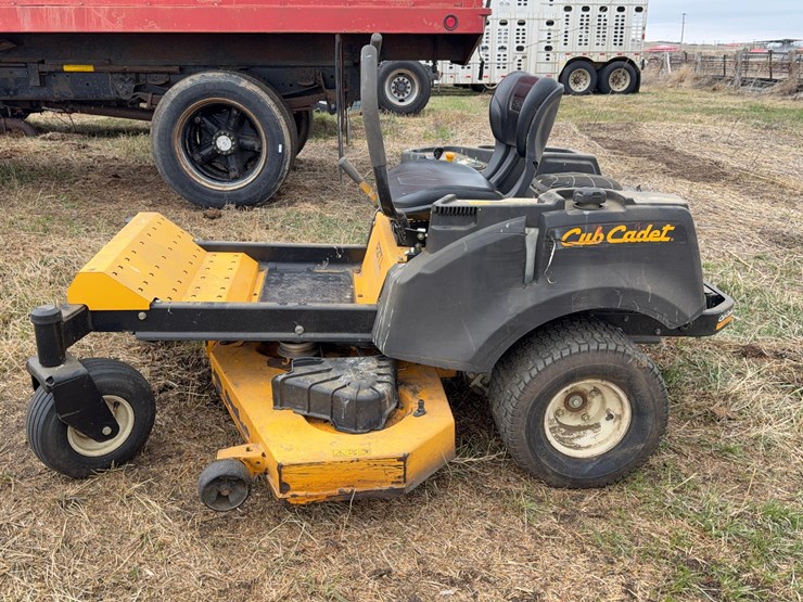 cub-cadet-rztl-zero-turn-mower-image-2