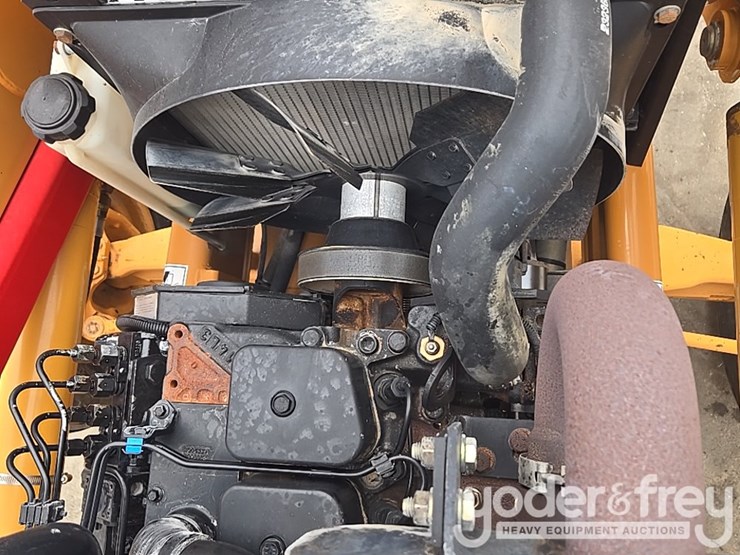 2004-case-580m-image-44