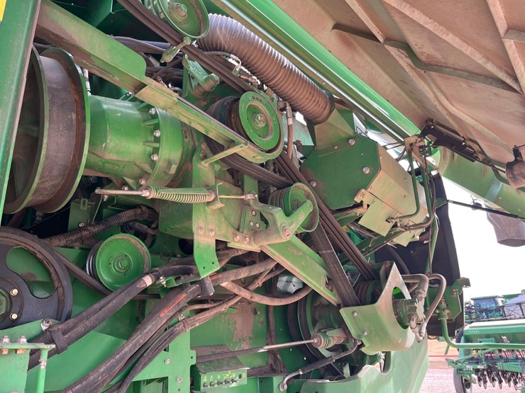 2013-john-deere-s670-image-32
