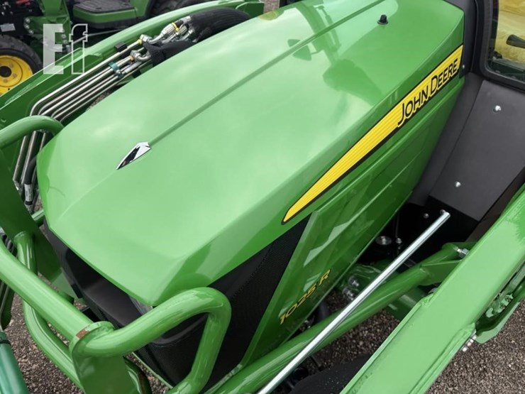 2021-john-deere-1025r-image-12