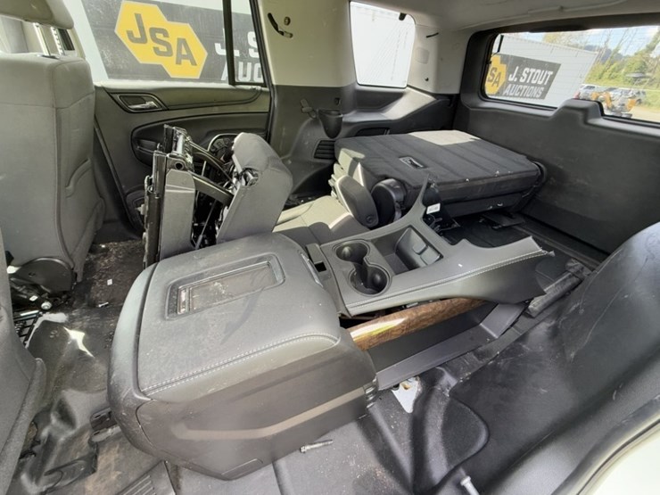 2016-chevrolet-tahoe-image-22