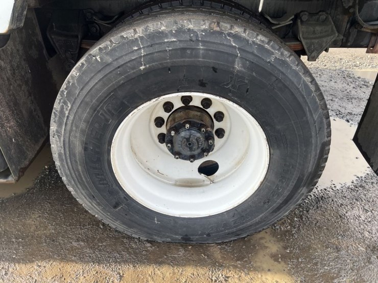 2001-sterling-l7500-image-13