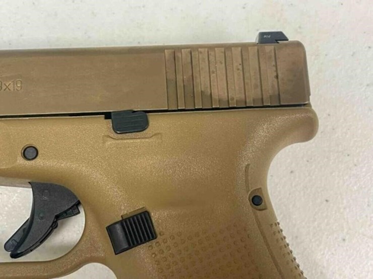 glock-pistol-image-11