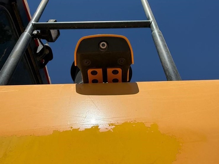 2017-hyundai-hx300l-image-8