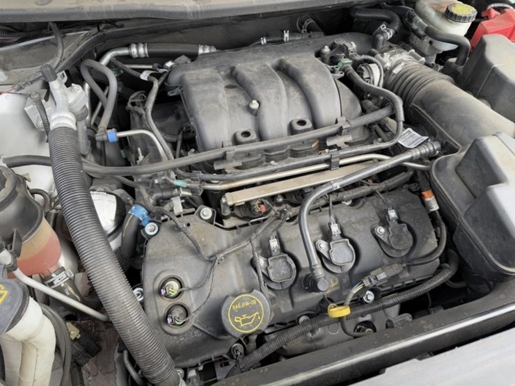 2017-ford-explorer-image-11